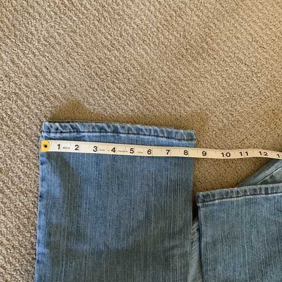 VF jeans. Bootcut. Size 6M - Picture 3 of 6